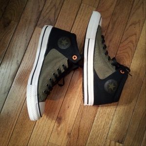 CONVERSE NWOT 2 TONE COLOR